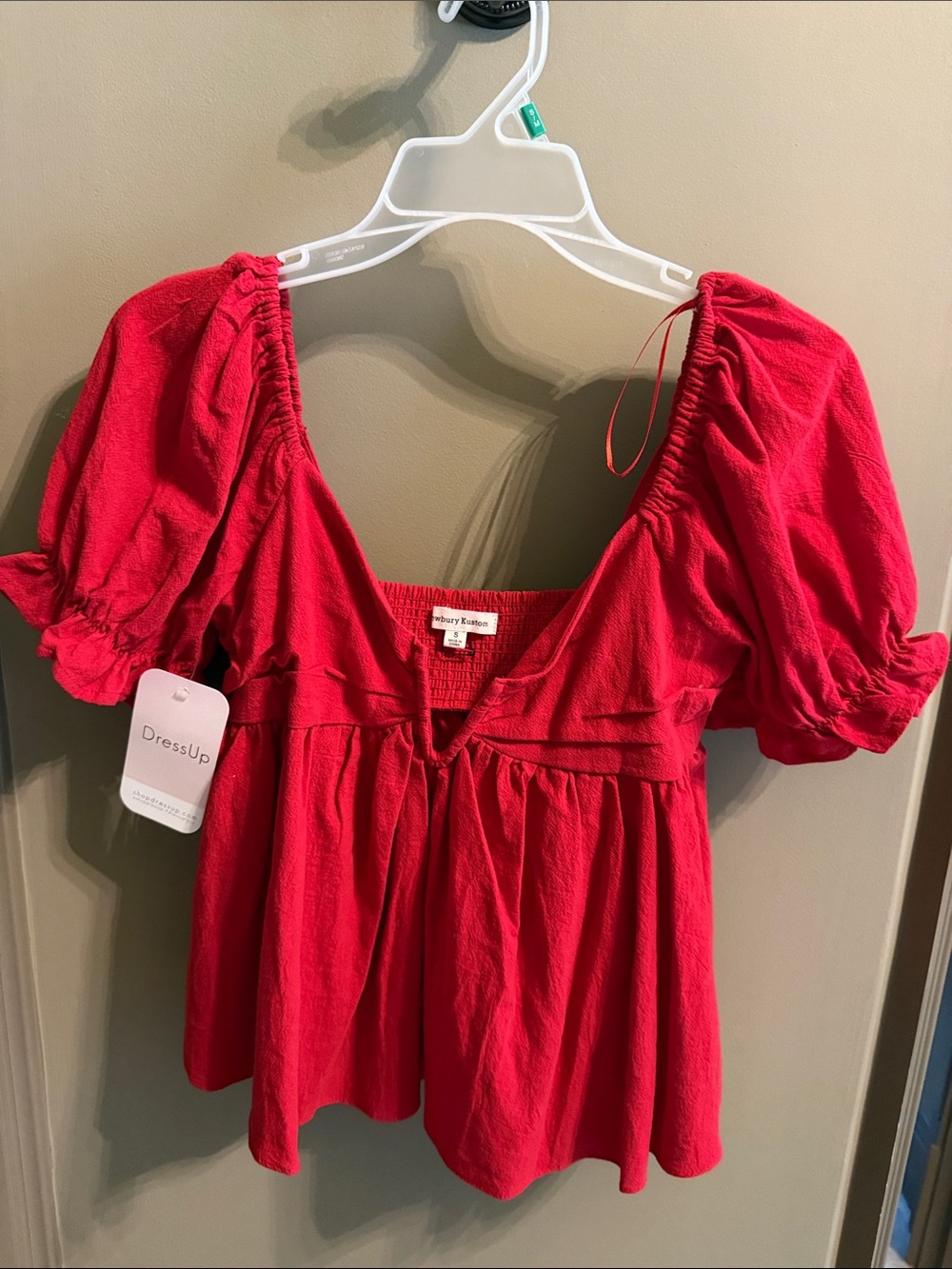 Red Puff-Sleeve Peasant Blouse by DressUp
